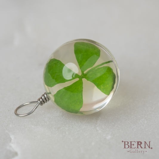 Real Four Leaf Clover Resin Necklace